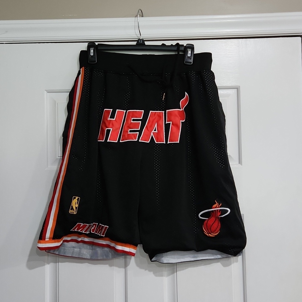 Vintage 1986 Nike Authentic NBA MIAMI HEAT Basketball Shorts Size XXL